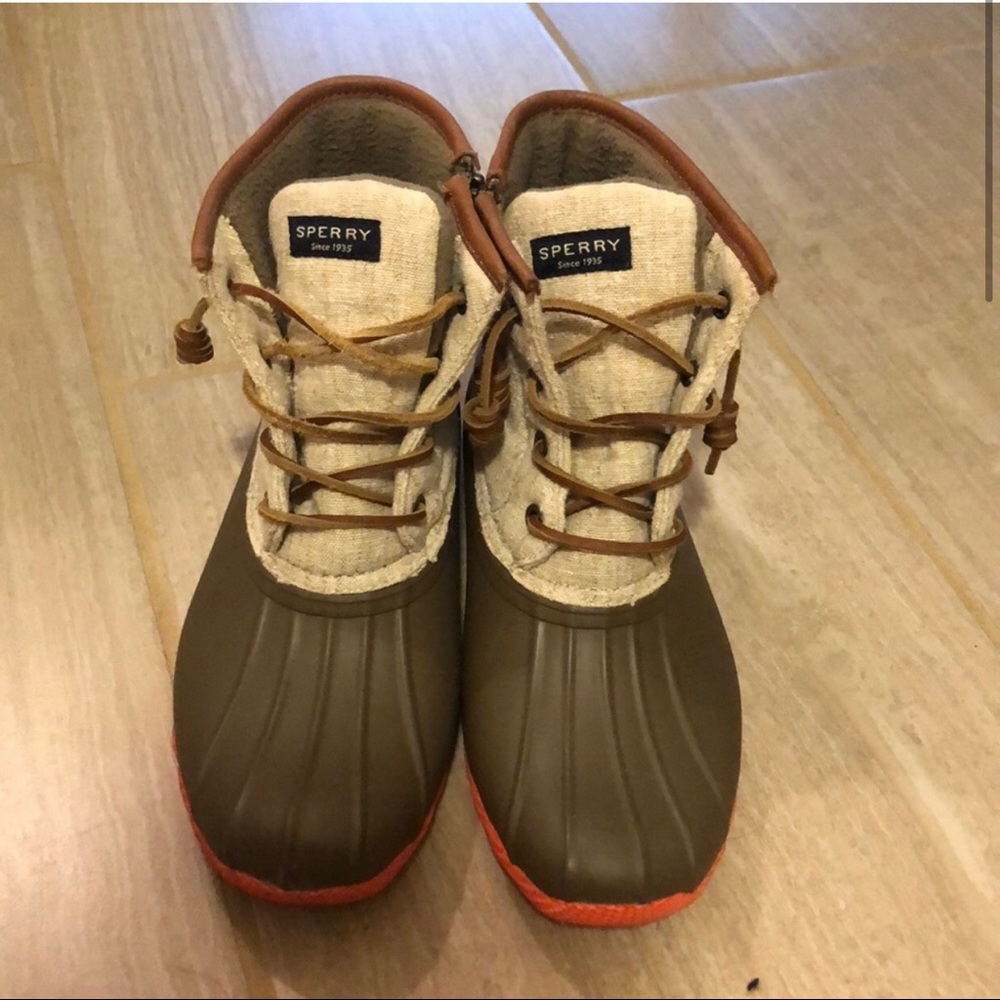 Sperry size 7